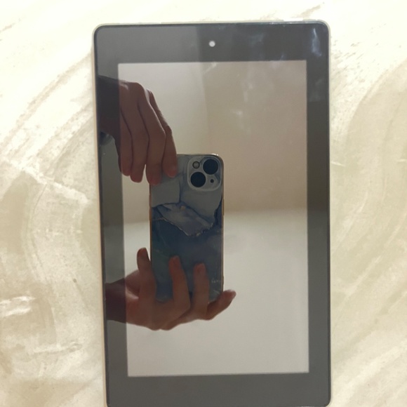 Amazon Kindle - Picture 2 of 3